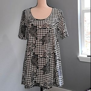 Lularoe Perfect T no tags but never worn